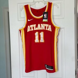 Nike NBA Atlanta Hawks Trae Young Basketball Jersey Size L - NWT